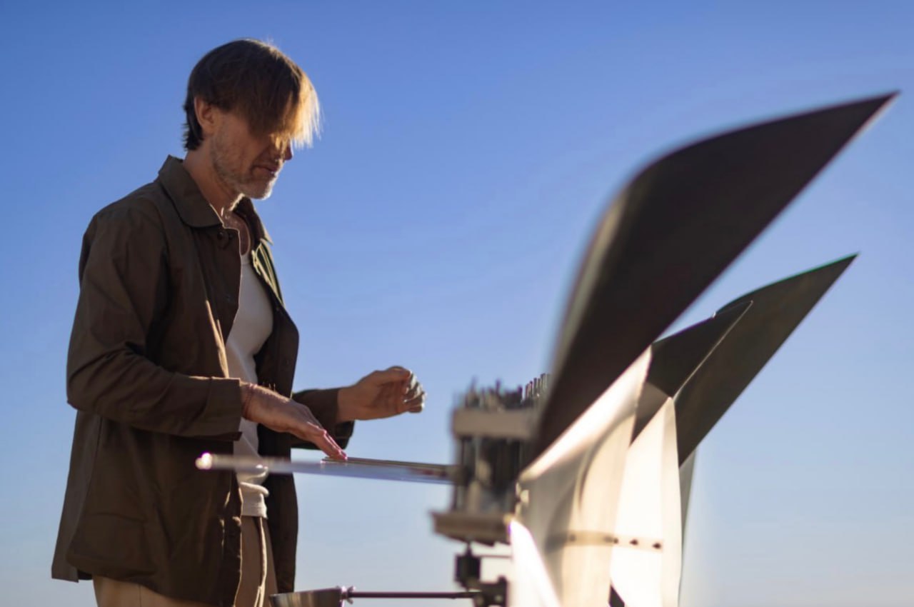 SHENDRIK playing Baschet instrument